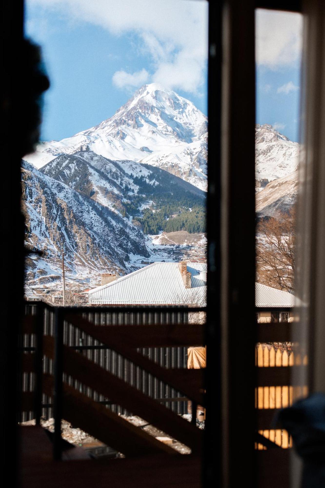 Smart Via Kazbegi Villa Buitenkant foto